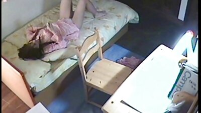 セクシーで甘いお尻のビンボがベッドで犯されている 女子 高生 痴漢 エロ 動画