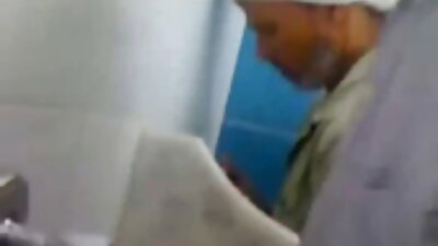 男は彼の高価なアパートにブロンドを招待し、彼女とセックスします えろ 女性